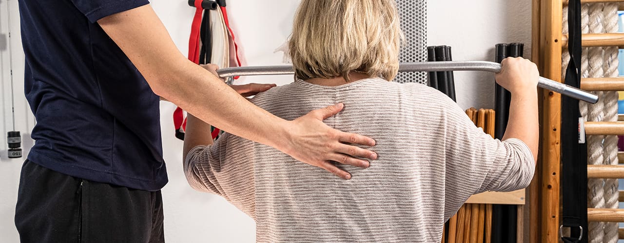 Rückschule am Gerät zur Prävention bei Physiofit Ihrer Praxis für Physiotherapie in Neudrossenfeld